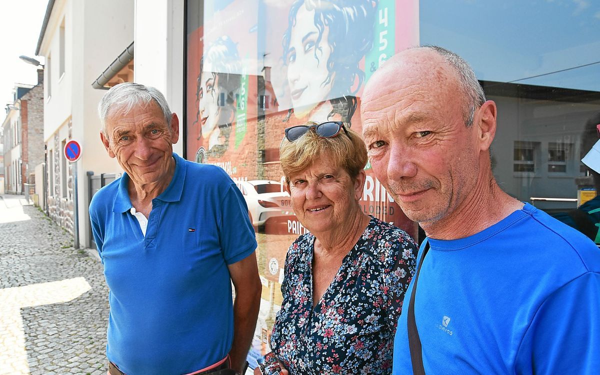 À Paimpol, les premiers sourires des bénévoles aux parkings du Festival du chant de marin