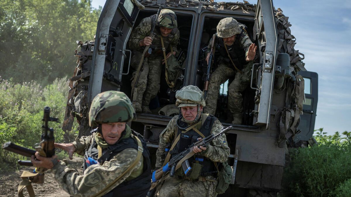 Ukraine : un responsable de l’armée accusé d’avoir fait payer des hommes voulant fuir la guerre