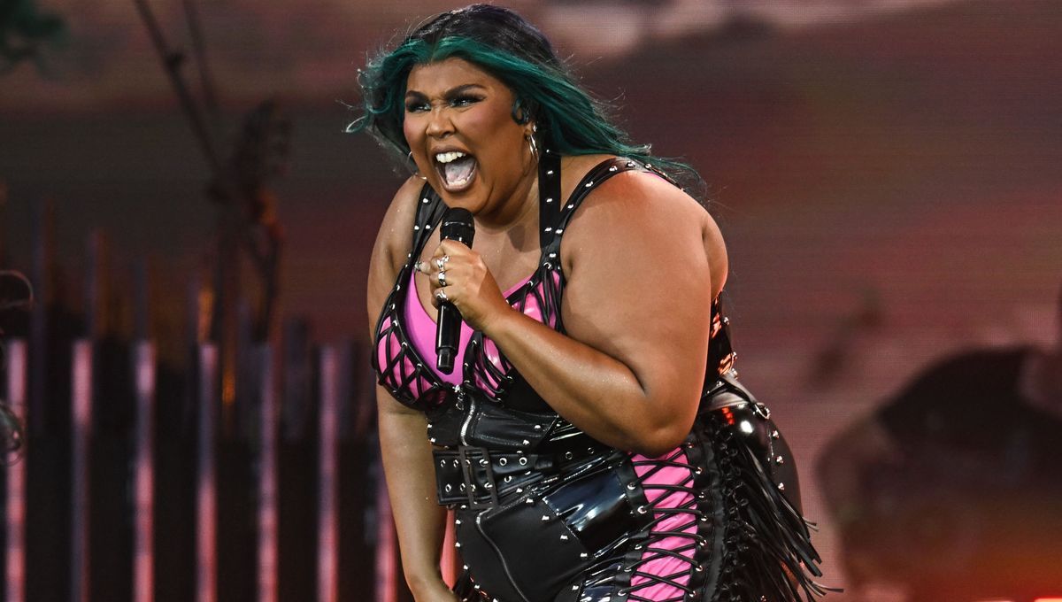 Accusée de harcèlement et d'agression, lâchée par Beyoncé, la popstar américaine Lizzo se défend