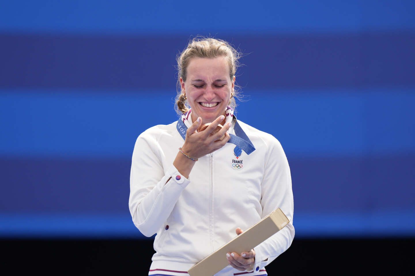 Paris 2024 : après son échec à Tokyo, Lisa Barbelin a su rebondir pour décrocher le bronze en tir à l’arc