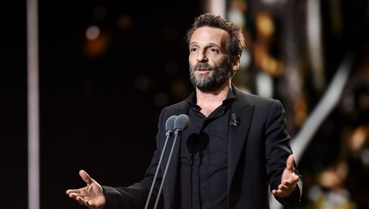 L'acteur Mathieu Kassovitz victime d'un accident de moto sur un circuit, son état jugé "préoccupant"