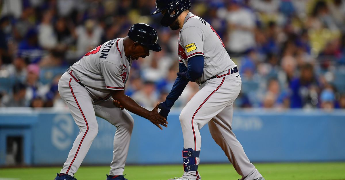 Travis d’Arnaud in the lineup as Braves go for sweep of Dodgers