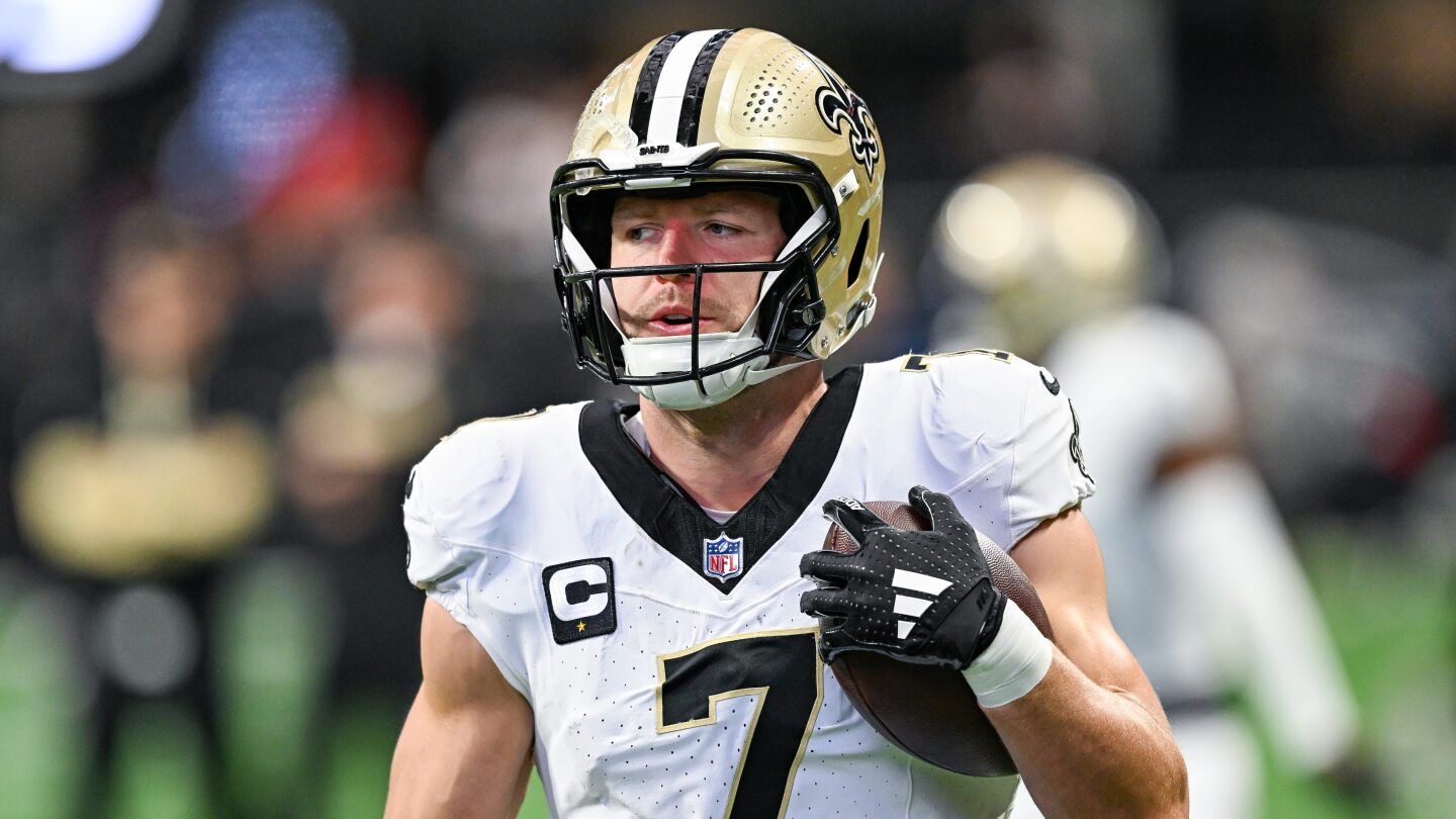 Taysom Hill has rib fractures