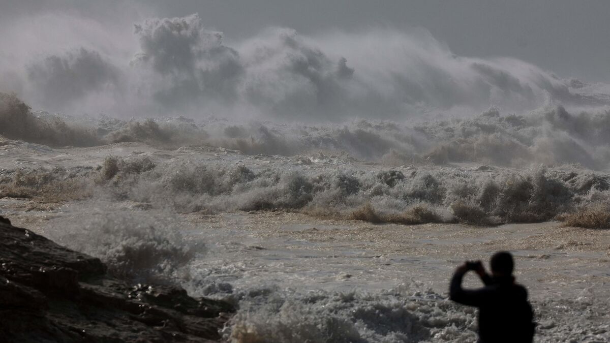 Tempête Ciaran : troisième décès en France, une femme qui se baignait dans une calanque à Marseille