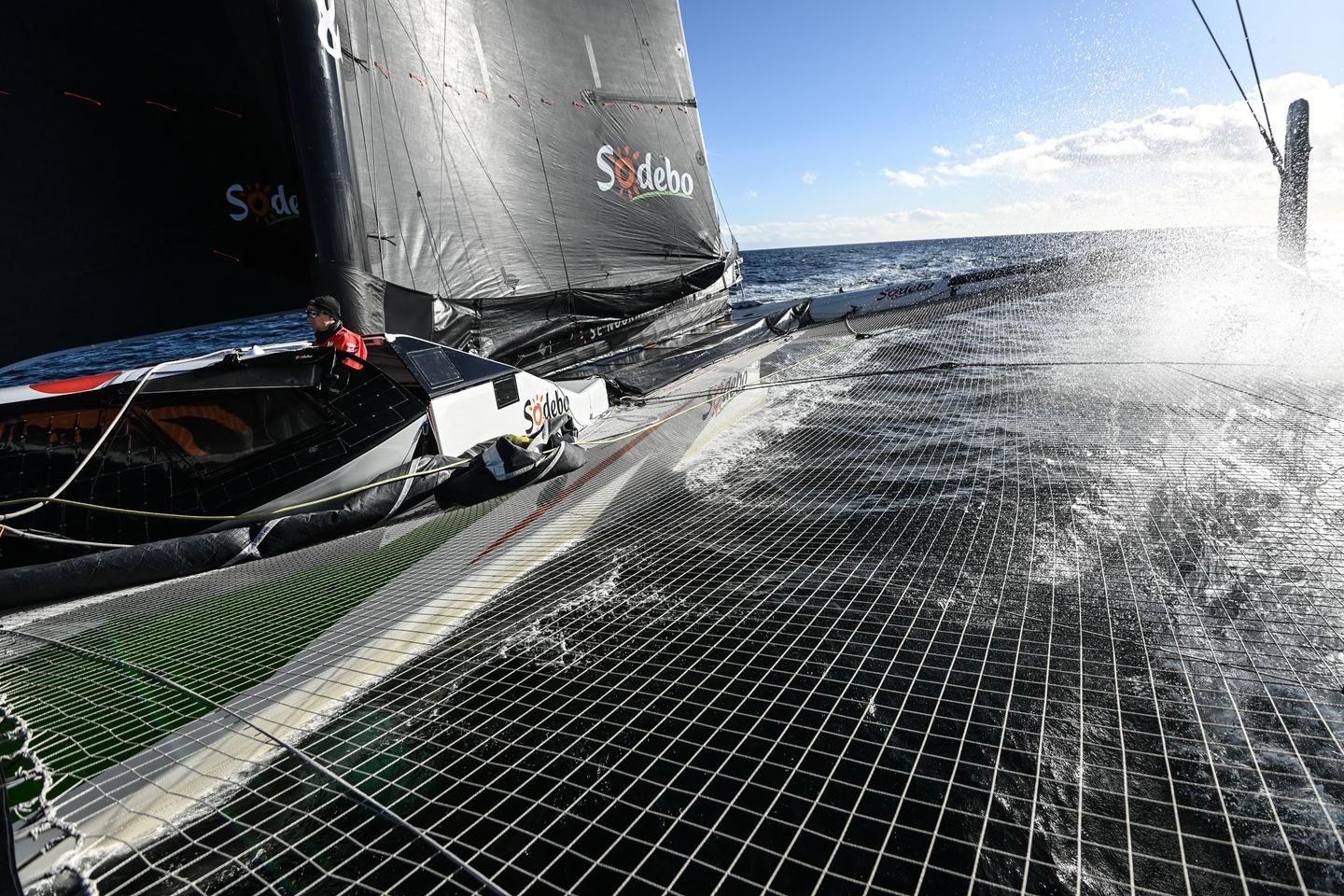 Tour du monde à la voile : Thomas Coville abandonne aussi sa tentative de battre le record