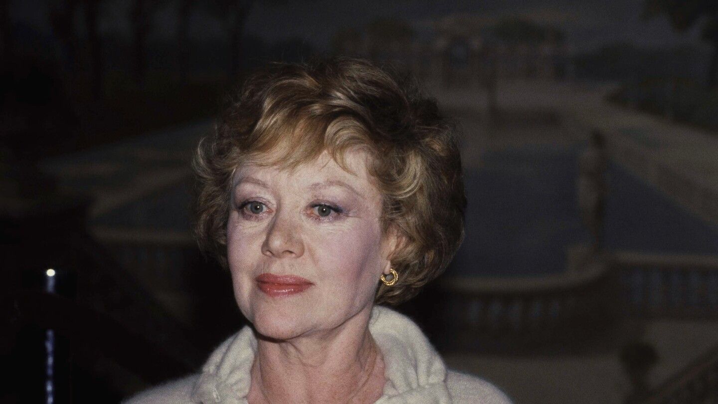 Glynis Johns, who played Mrs. Banks in 'Mary Poppins' dies at 100