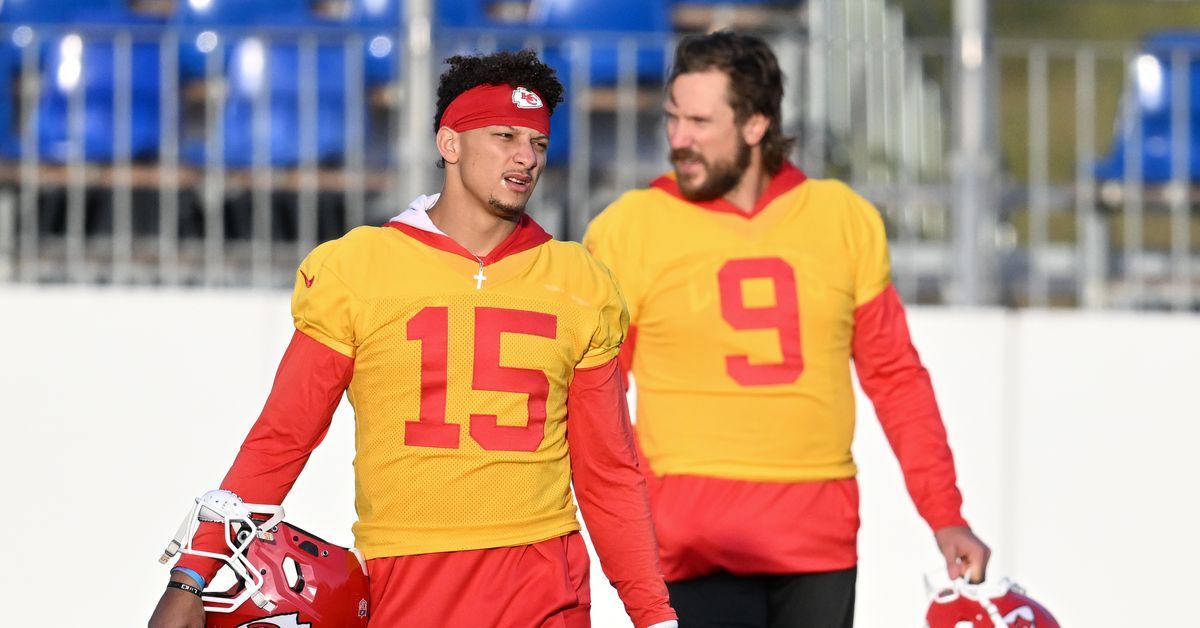 What we know right now about Sunday’s Chiefs’ playing time vs. Chargers