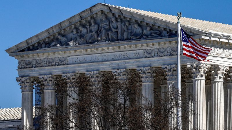 Supreme Court temporarily freezes implementation of Texas immigration law