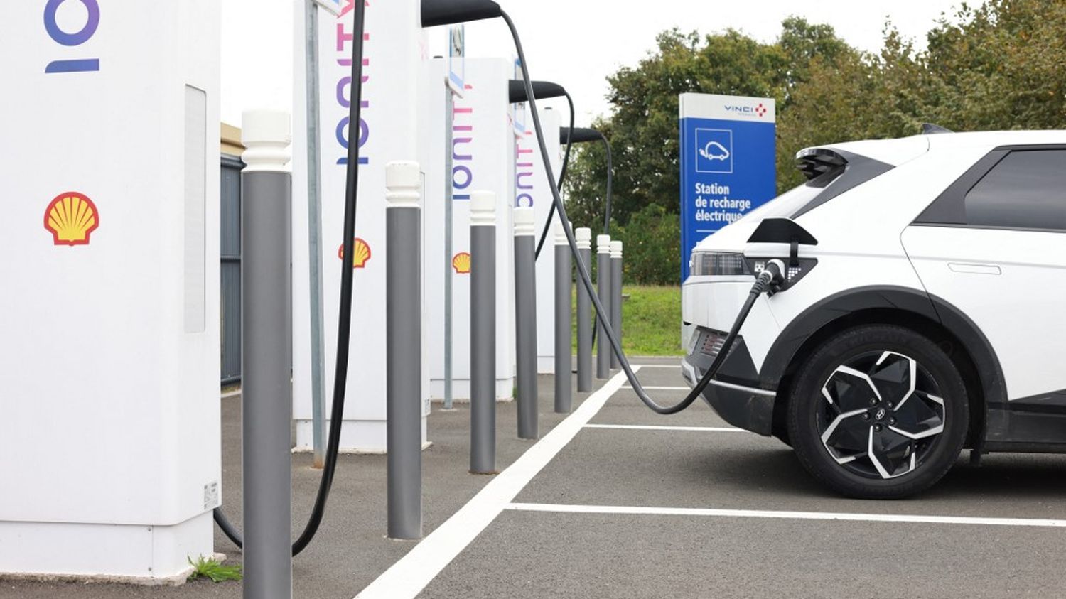 Voitures électriques : la France atteint enfin 100 000 bornes de recharge