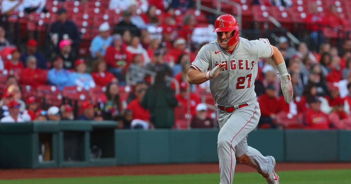 Angels jump Gallegos in the ninth, hand Cardinals agonizing 6-4 loss