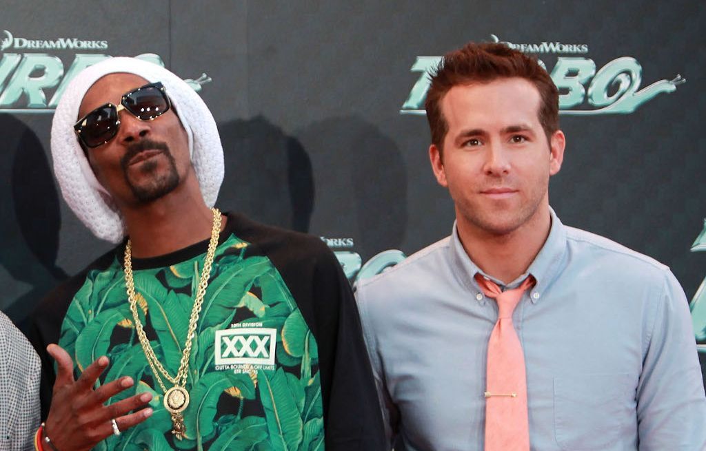 Snoop Dogg et Ryan Reynolds veulent acheter la même équipe de hockey canadienne