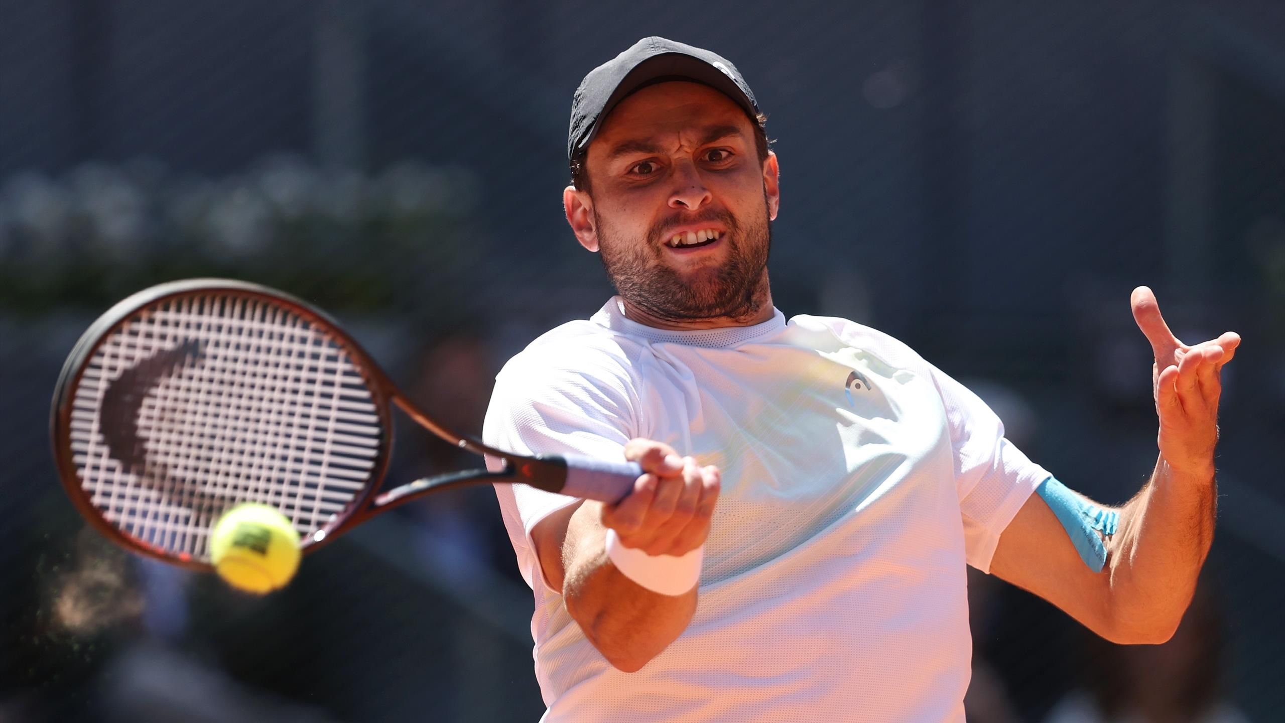 ATP Madrid : Karatsev jouera sa première demi-finale en Masters 1000 après sa victoire sur Zhang (7-6, 6-4)