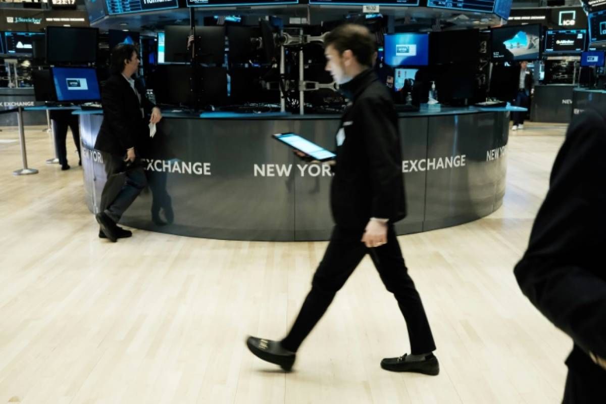 Wall Street dans le rouge à l'ouverture, les banques chutent