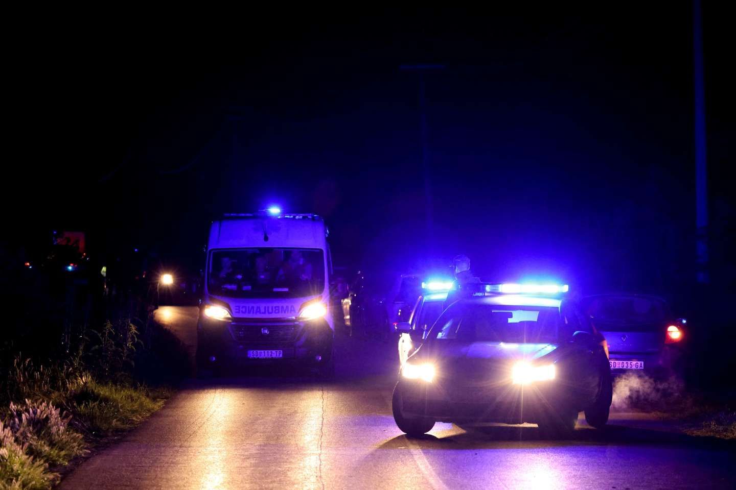 Serbie : au moins huit personnes tuées et une dizaine blessées dans une attaque à l’arme automatique au sud de Belgrade