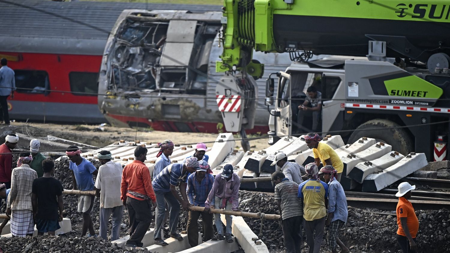 Inde : la cause et les "responsables" de la catastrophe ferroviaire ont été identifiés, assure un ministre