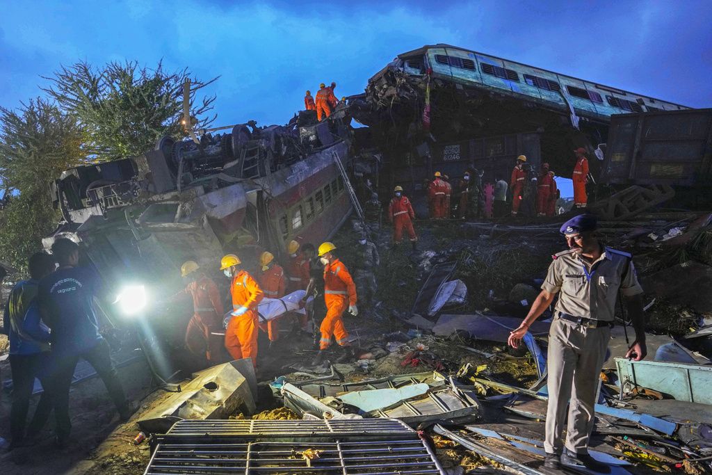 India train crash latest: 280 people dead