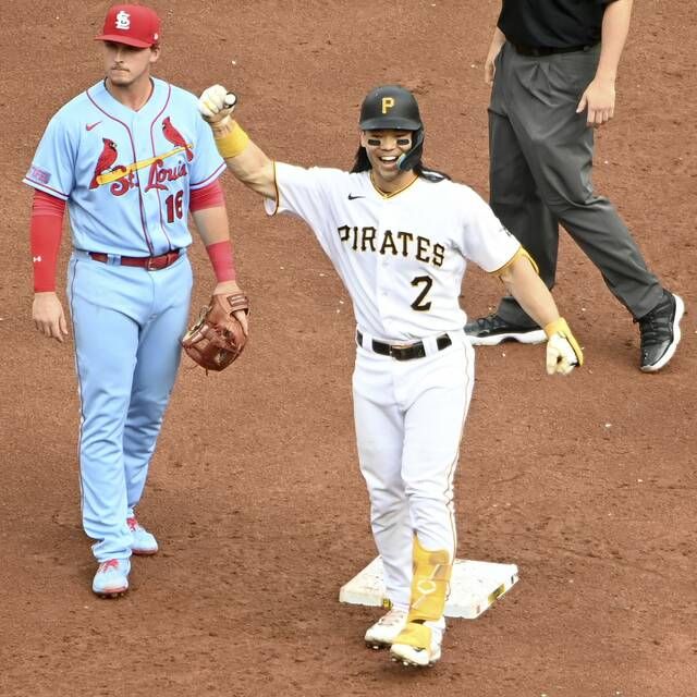 Pirates overcome rain delay, use 8 pitchers to top St. Louis