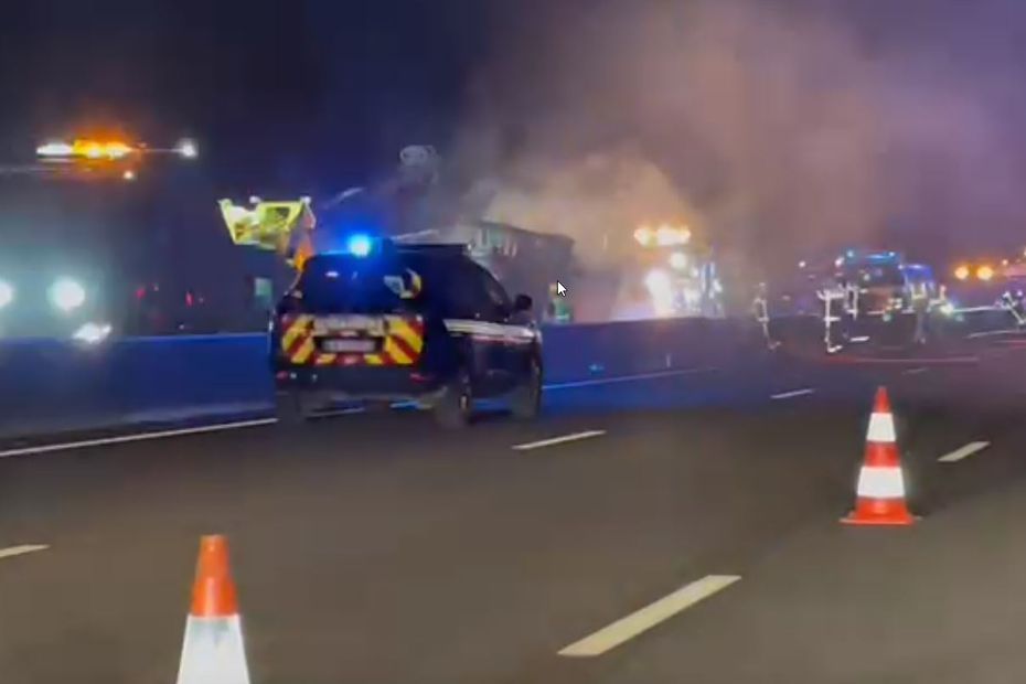 VIDEO. "Les nerfs de certains conducteurs ont lâché", incendie, autoroute coupée, une automobiliste témoigne du chaos après un accident sur l'A9