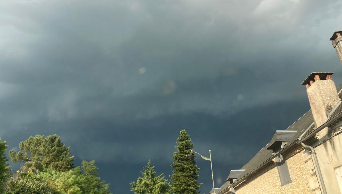 Des orages "plus violents" et de la grêle attendus en Dordogne, la préfecture appelle à la prudence