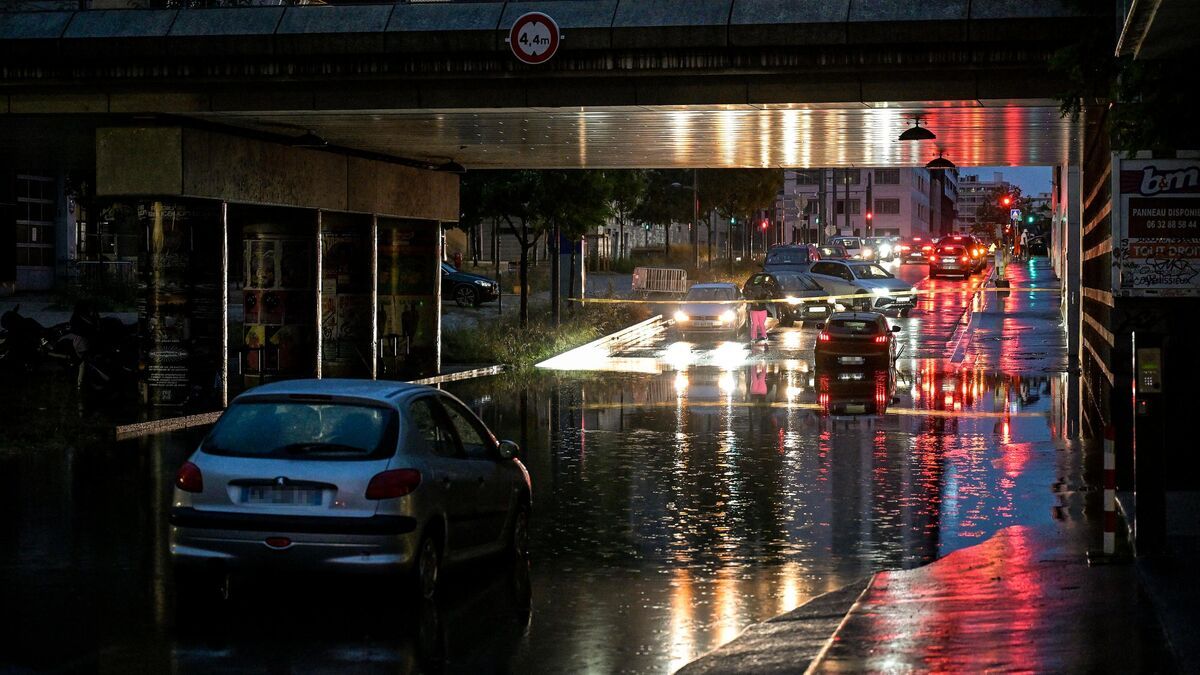 Orages à Lyon : d’impressionnantes inondations après plus d’un mois de pluie tombé en deux heures