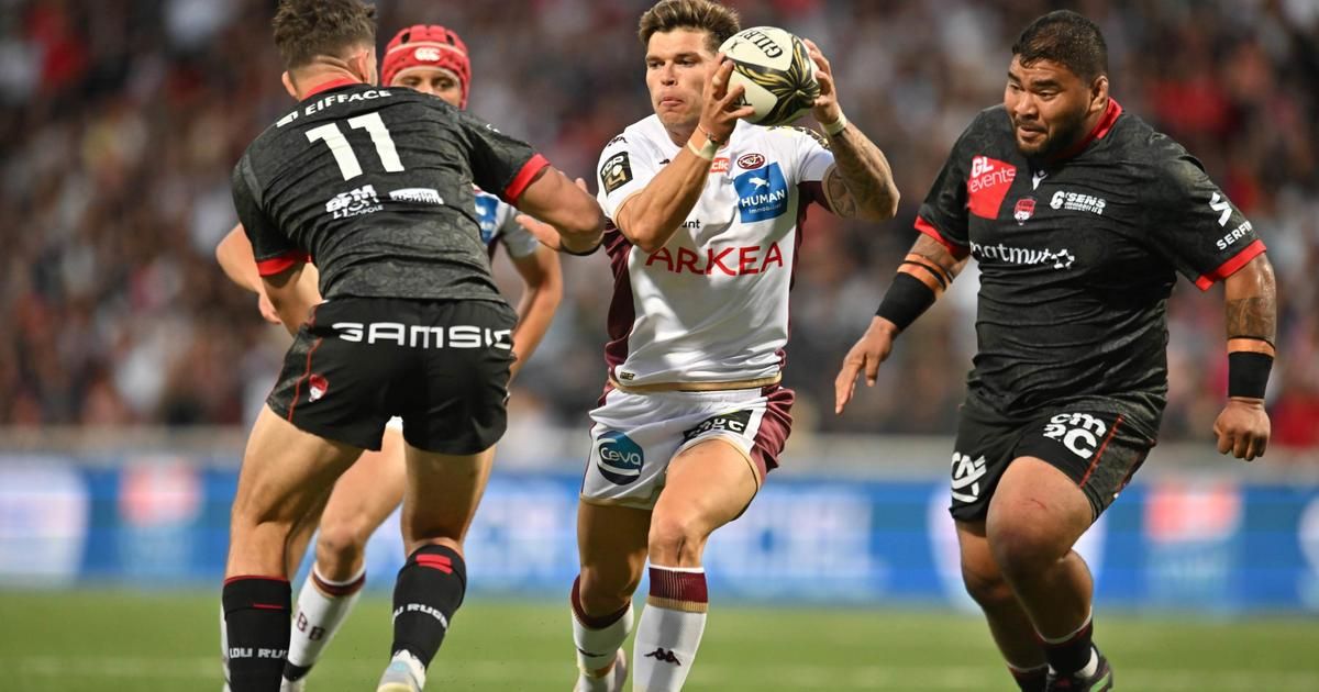 Top 14 : au bout du suspense, l'UBB écarte Lyon et rejoint La Rochelle en demies