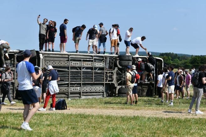 Des visiteurs du Merguez Tuning Show quittent les lieux dépités