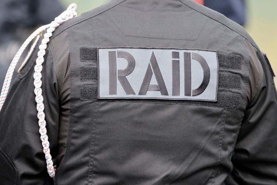 Un homme enlève son ex-compagne et attaque son petit ami à coups de marteau, il est interpellé par le Raid près de Grenoble