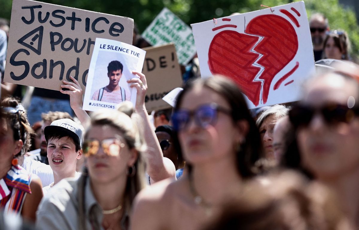 Bizutage mortel en Belgique : Mobilisation dans la rue à Bruxelles pour dénoncer le verdict