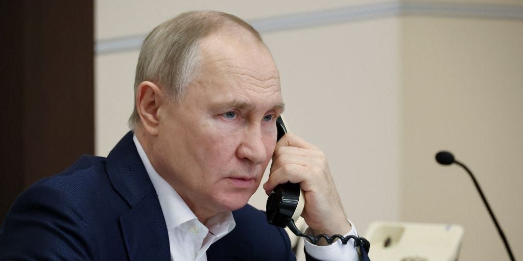 Vladimir Putin Was Not Soviet Super Spy, More a KGB 'Errand Boy': Report