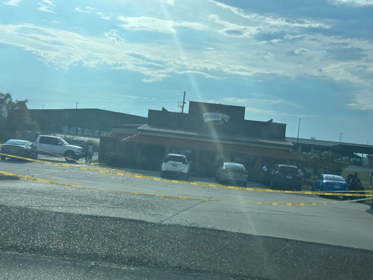 1 dead, 1 hurt after shooting outside Tunica restaurant