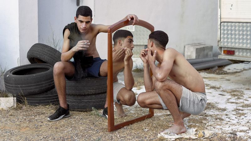 Felipe Romero Beltrán’s photographs document Spain’s ‘Kafka-esque’ migration system