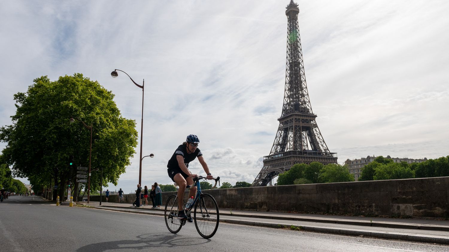 Paris 2024 : départs aux Invalides et au Trocadéro, château de Versailles, triple montée de la Butte-Montmartre... Les tracés des courses cyclistes dévoilés