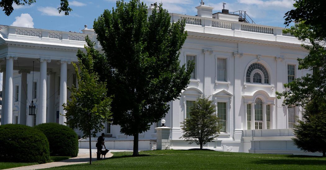 Secret Service Examining How Suspected Cocaine Ended Up at the White House