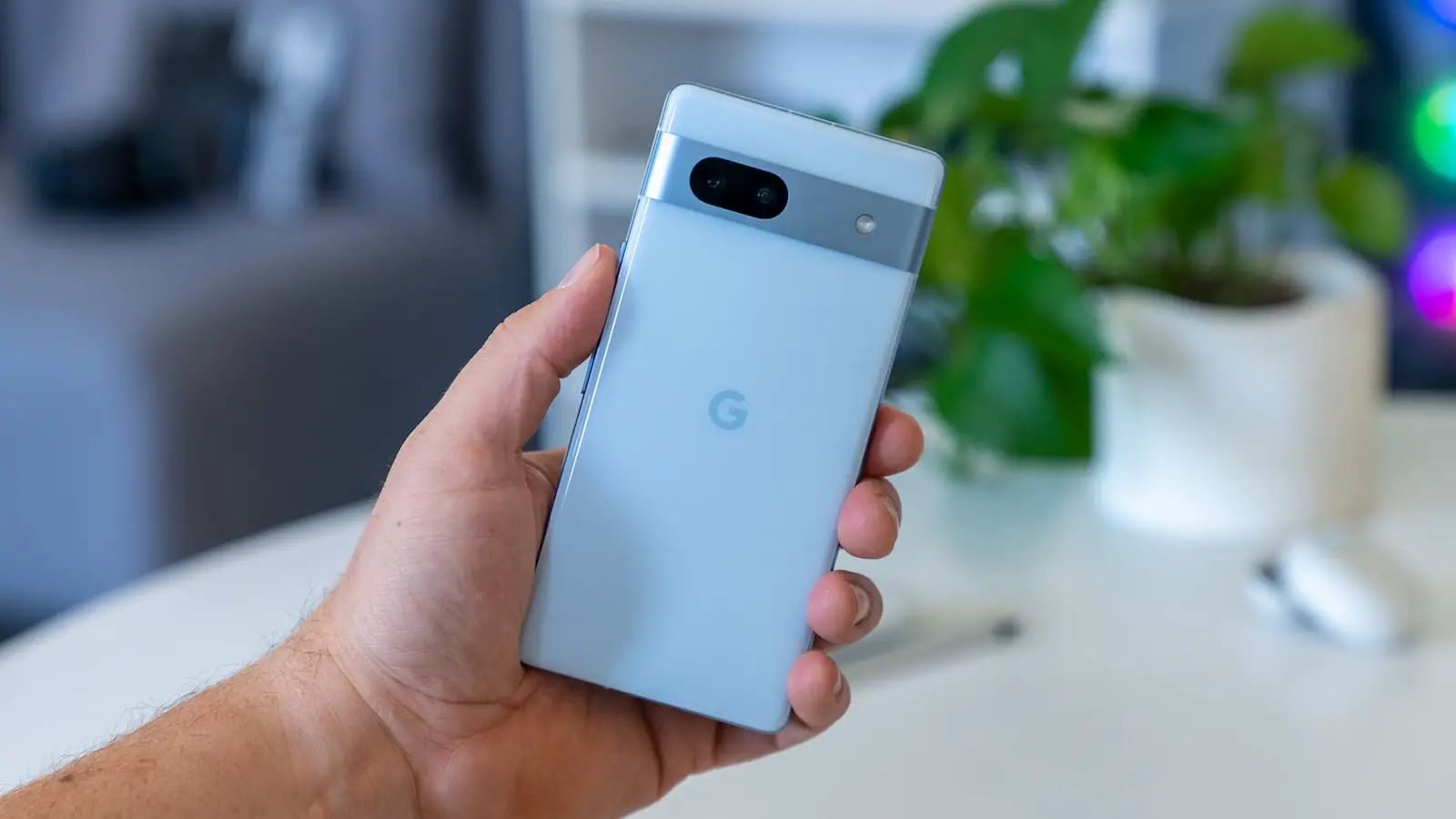 Pixel 8 leaks detail faster charging and bigger batteries