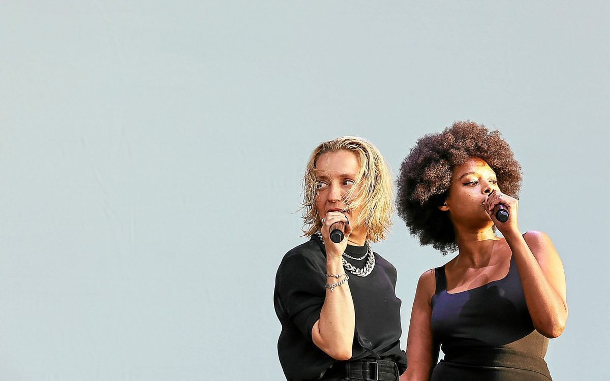 Au Pont du Rock, à Malestroit, Jeanne Added donne leur place aux musiciennes