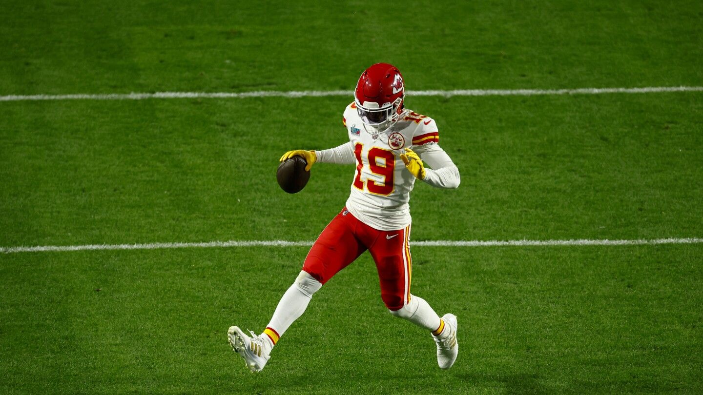 Kadarius Toney, L'Jarius Sneed limited in Chiefs practice