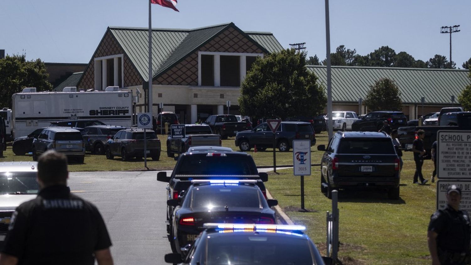 Au moins quatre morts et neuf blessés après des tirs dans un lycée aux Etats-Unis, un suspect interpellé