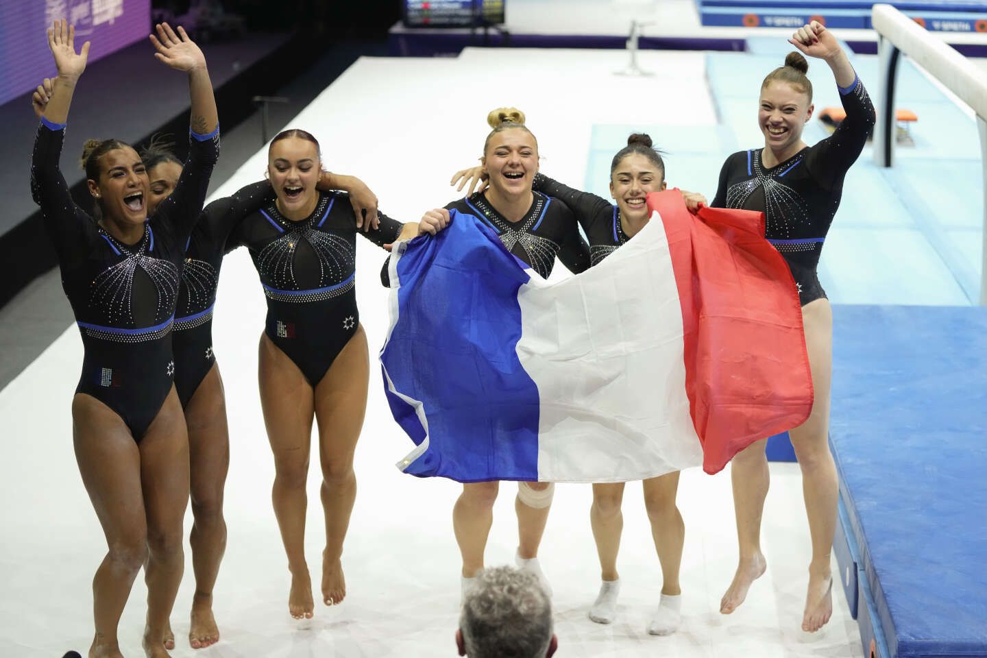 Mondiaux de gymnastique par équipe : les Françaises médaillées de bronze, les Américaines et Simone Biles sacrées championnes