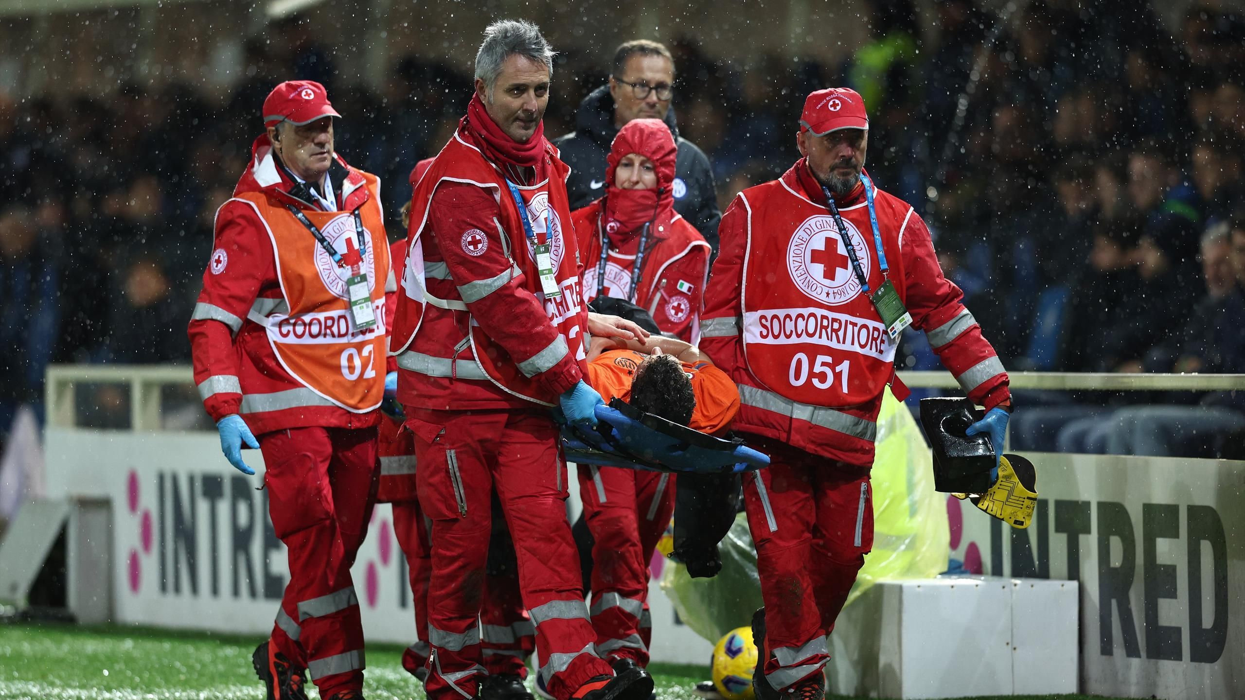 Victime d'une blessure au genou, Benjamin Pavard (Inter) est sorti sur blessure face à l'Atalanta