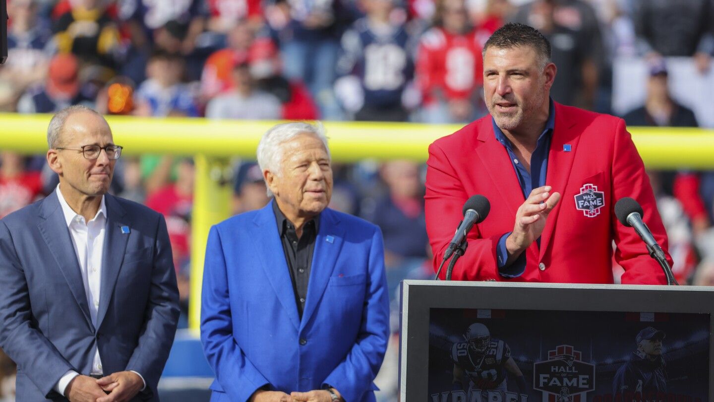 With Mike Vrabel available, Patriots move quickly to create a vacancy