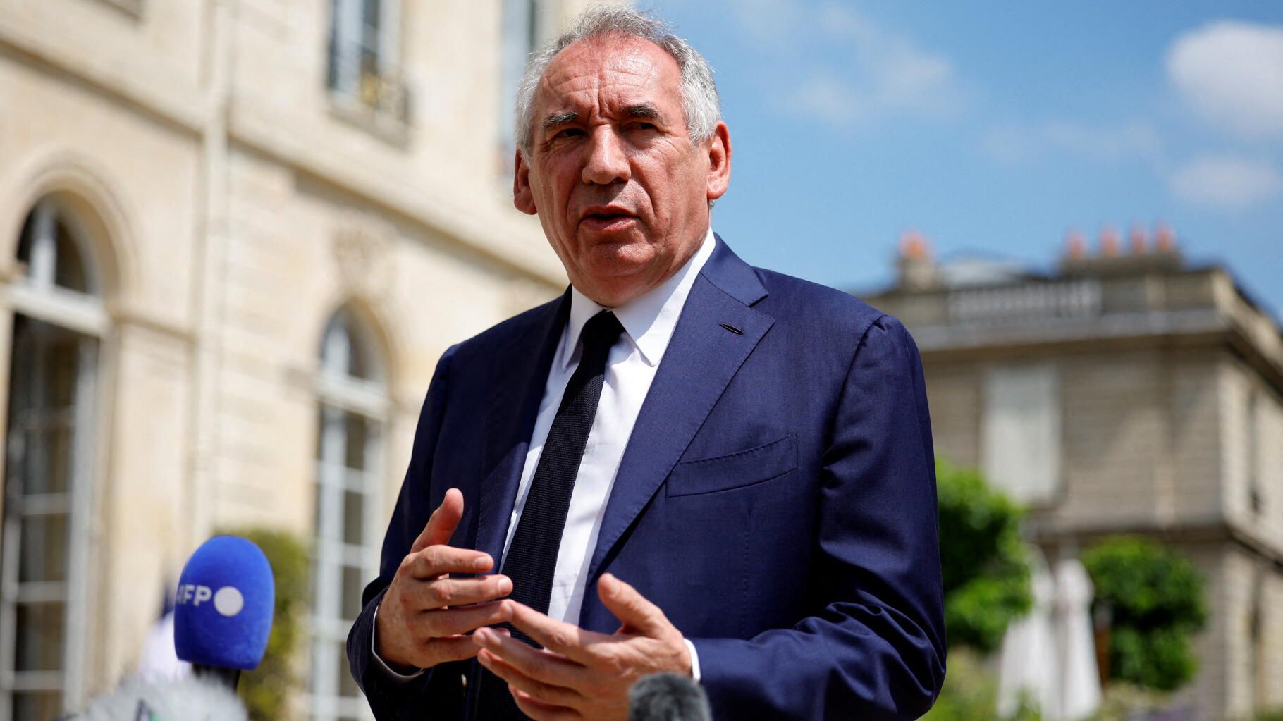 François Bayrou ministre de l’Éducation ? Après sa relaxe, le président du Modem souffle le chaud et le froid