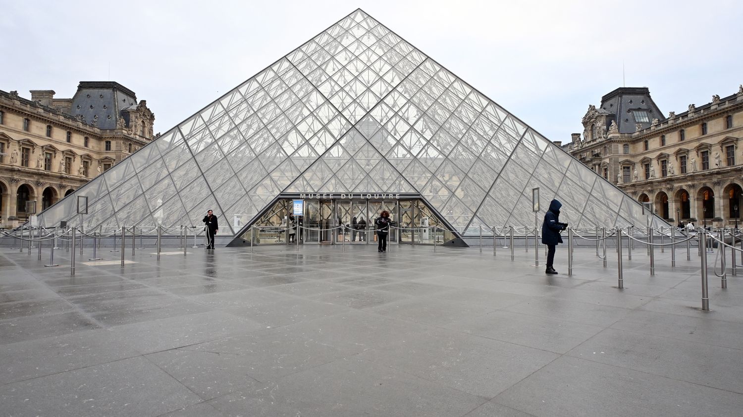 L'Opéra de Paris, le Louvre et d'autres institutions culturelles touchées par des coupes budgétaires