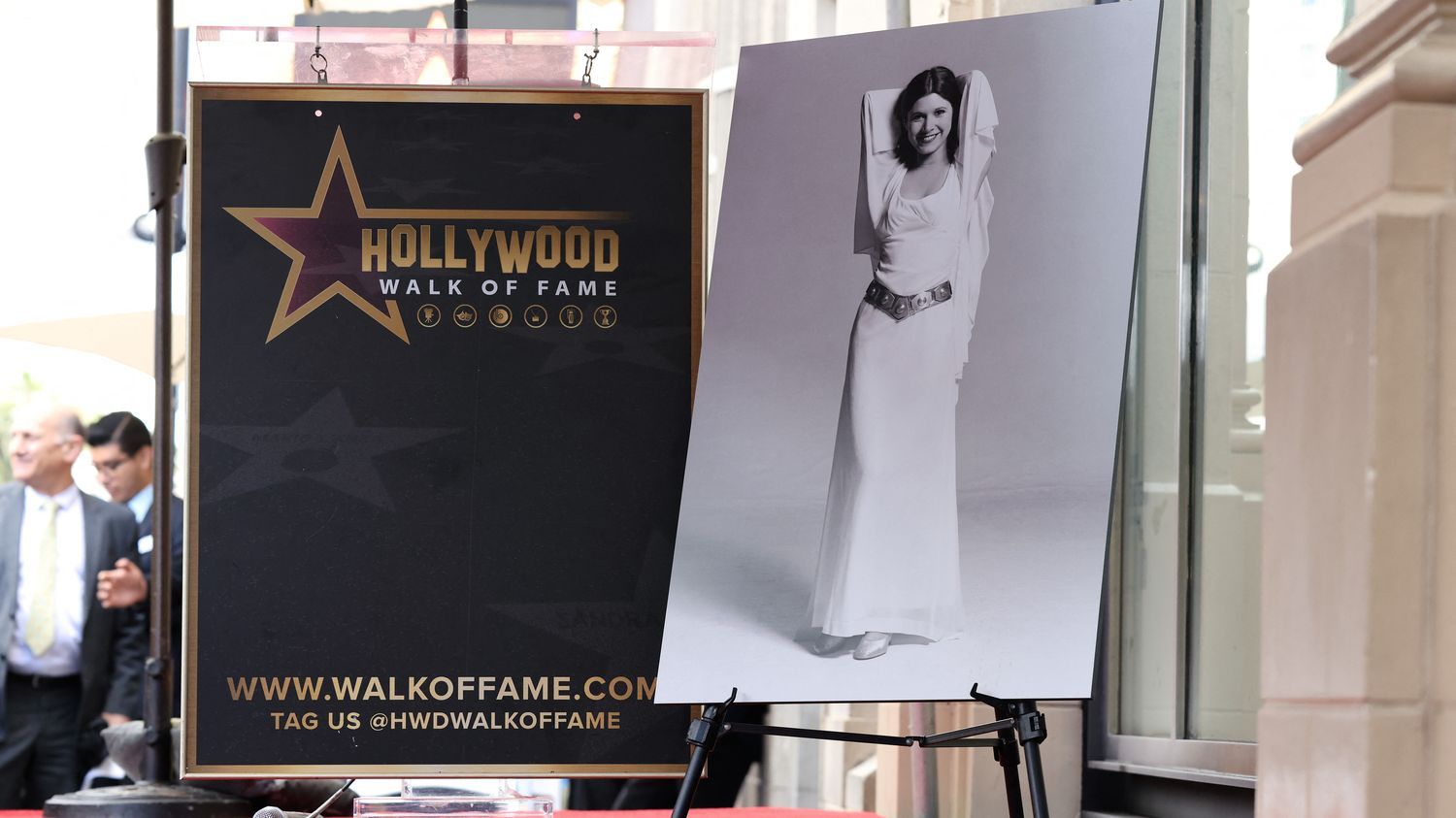 Star Wars : l'étoile posthume de Carrie Fisher apposée sur le Walk of Fame sur fond de tensions familiales