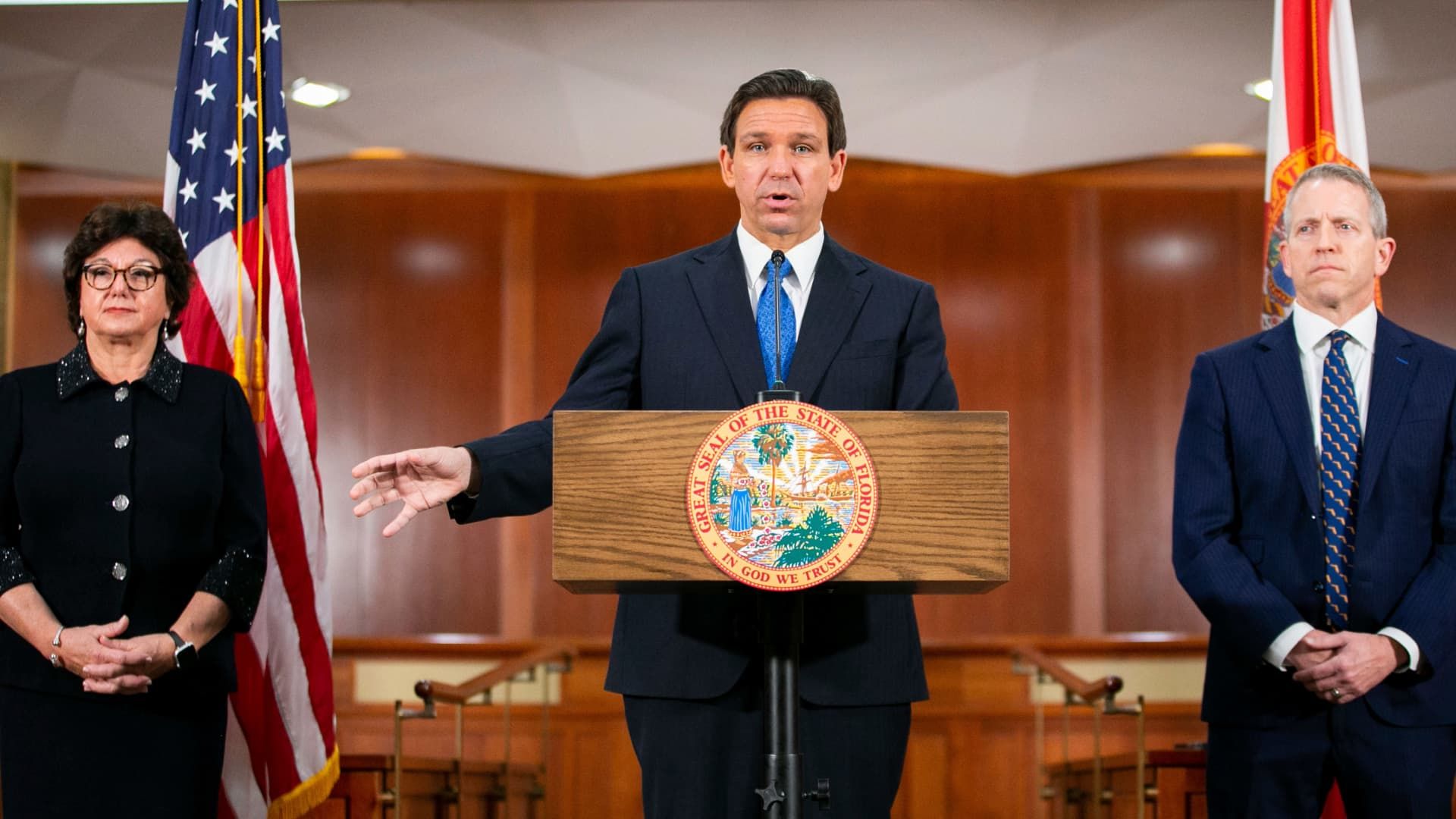 DeSantis signs bill to void Disney development deals