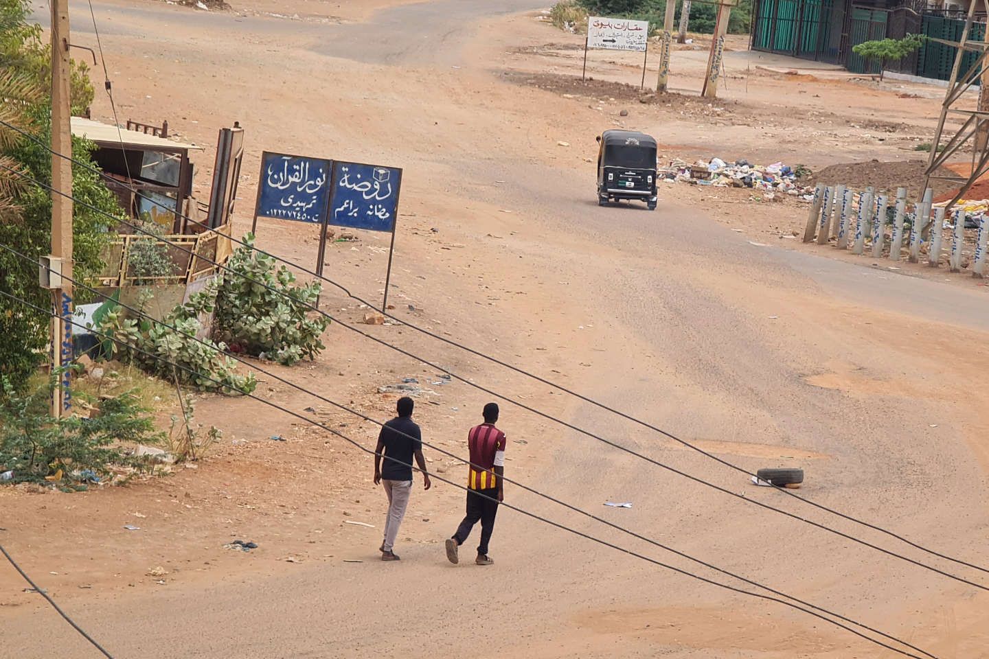 Guerre au Soudan : à Khartoum, épicentre des combats, " les corps pourrissent dans la poussière des rues "