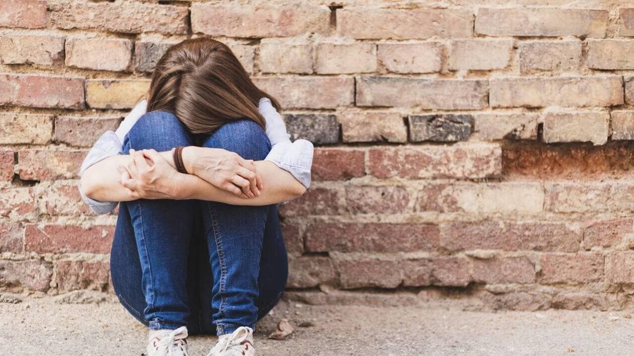 Une adolescente de 14 ans menaçant de se suicider secourue grâce à la vigilance d’une internaute