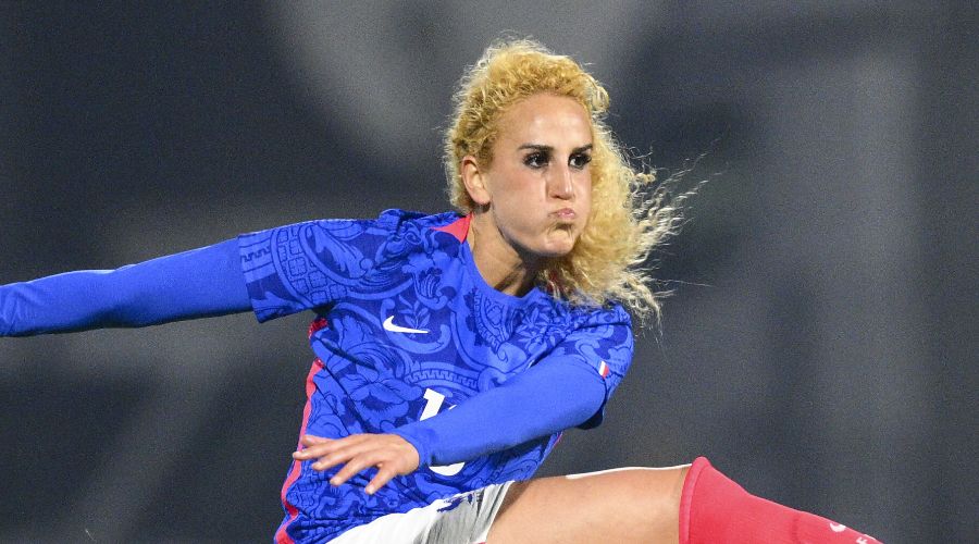 Kheira Hamraoui, coup de tonnerre chez les Bleues ?