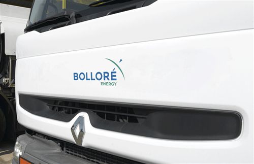 Bolloré : rouge vif