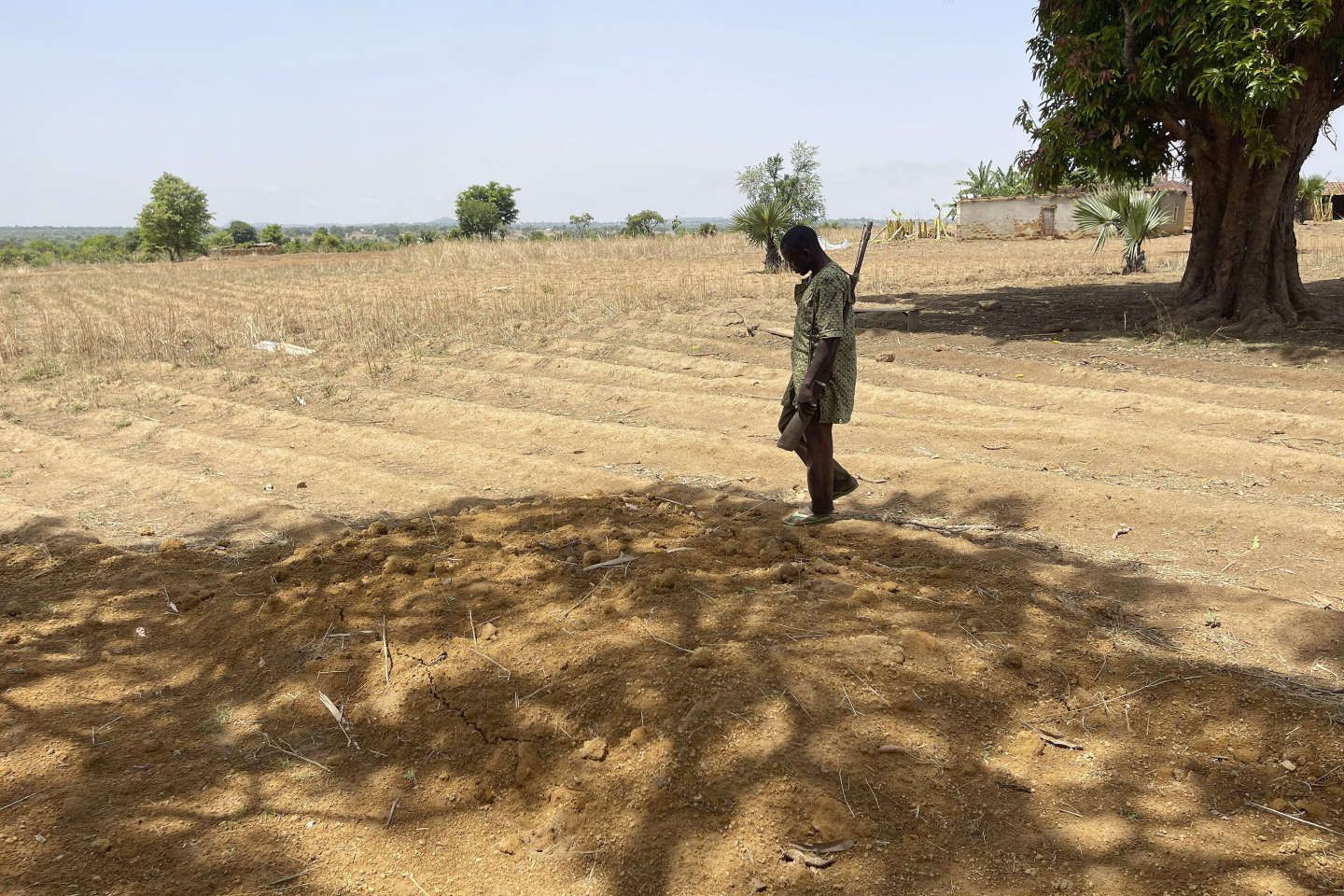 Au Nigeria, des assaillants armés tuent trente personnes dans six villages selon la police locale