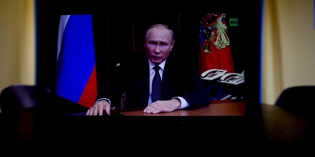 Russia TV Airs Apparent Deepfake Video of Putin Ordering Martial Law